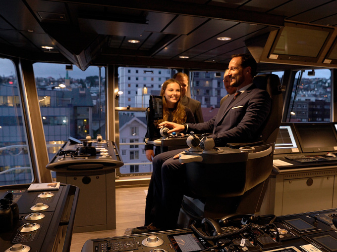 The Crown Prince and the Princess were given a tour on board after the ceremony. Foto: Rune Kongsro / The Royal Court